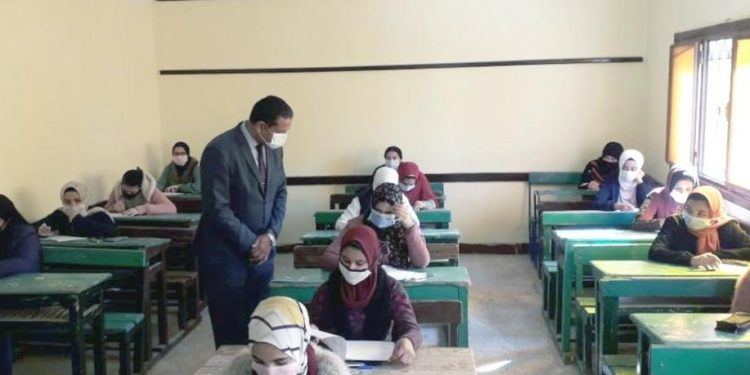 تعليم البحيرة: ١١٠٨٠٨ طالب بالشهادة الإعدادية أنهوا امتحانات نصف العام في ٩٣٤ مدرسة