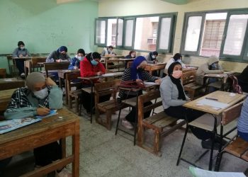 طارق شوقي علن المتوسطات القومية في امتحانات الترم الأول الإلكترونية للأول الثانوي 