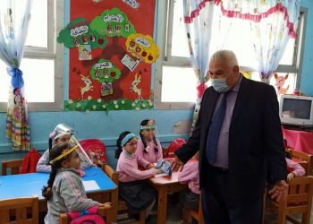 انقسام بين "أمهات مصر" حول ذهاب أبنائهم للمدرسة