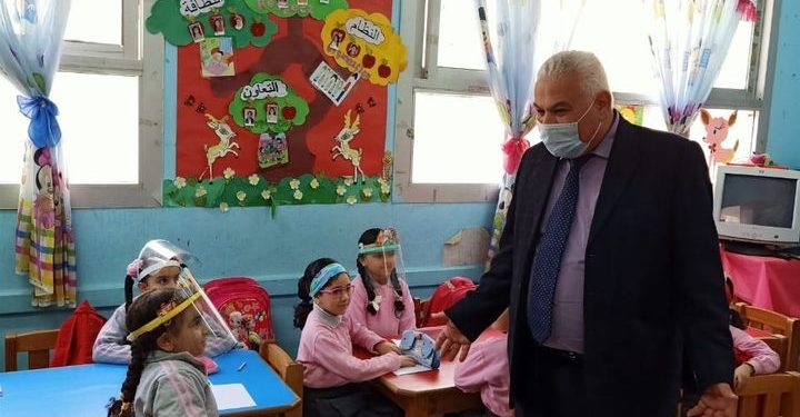 انقسام بين "أمهات مصر" حول ذهاب أبنائهم للمدرسة