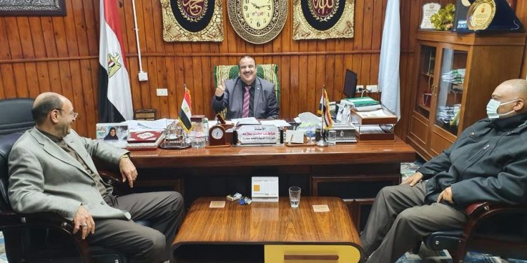 تعليم مطروح: التشديد على تنفيذ الإجراءات الاحترازية لمواجهة فيروس كورونا مع عودة الدراسة