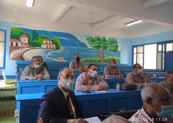 إدارة أسوان التعليمية تناقش خطة امتحانات مارس مع الموجهين الاوائل