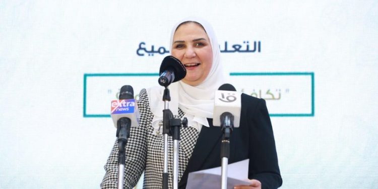 وزيرة التضامن: مليار جنية من الرئيس لدفع مصروفات لغير القادرين ودعم الحضانات والتعليم المجتمعي