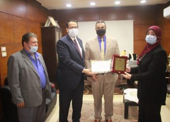 تعليم الغربية تكرم معلمي اللغة العربية المشاركين في إنتاج الفيديوهات التعليمية لطلبة التعليم الفني