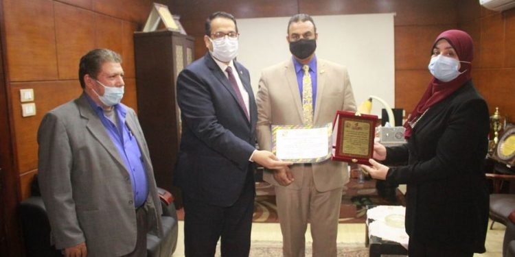 تعليم الغربية تكرم معلمي اللغة العربية المشاركين في إنتاج الفيديوهات التعليمية لطلبة التعليم الفني