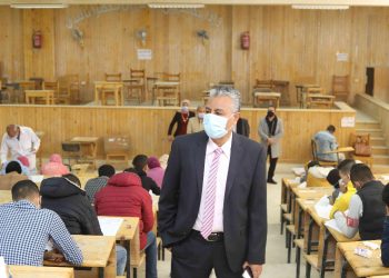 2731 طالبا يؤدون الامتحانات بجامعة جنوب الوادي|صور
