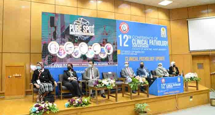 رئيس جامعة أسيوط يشيد بجهود قسم الباثولوجيا الإكلينيكية خلال جائحة فيروس كورونا