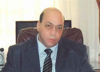 رئيس جامعة القاهرة ينعى الدكتور شاكر عبد الحميد