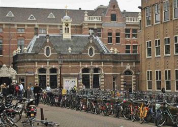 جامعة أمستردام الهولندية تقدم منحة لطلاب الدكتوراه