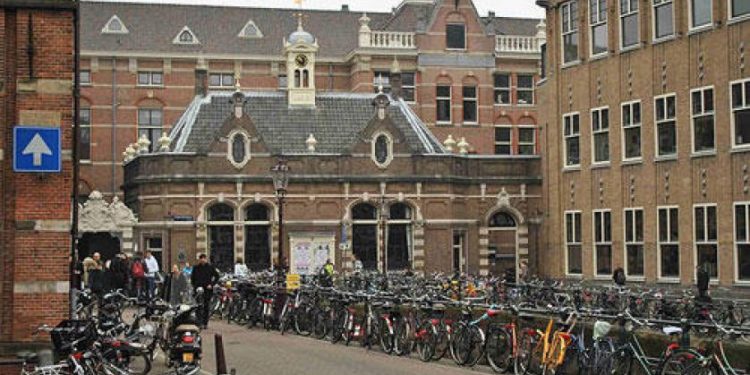 جامعة أمستردام الهولندية تقدم منحة لطلاب الدكتوراه
