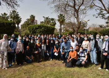 رئيس جامعة عين شمس يلتقي طلاب "امتياز طب"|صور