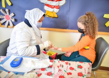 فحص طبي شامل للمتقدمين لمراحل رياض الأطفال والصفين الأول الابتدائي والإعدادي