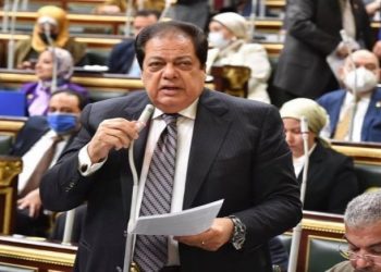 النائب محمد أبو العينين يعزي أسر ضحايا قطاري سوهاج: حادث أليم مس قلوبنا