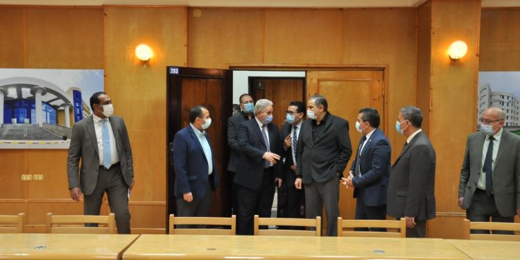 وفد "الأعلى للجامعات" يزور جامعة كفرالشيخ لبحث إمكانية بدء الدراسة بكلية الحقوق