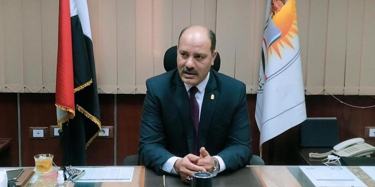 تعليم سوهاج تناقش استعدادات الإدارات التعليمية والمدارس للفصل الدراسي الثاني