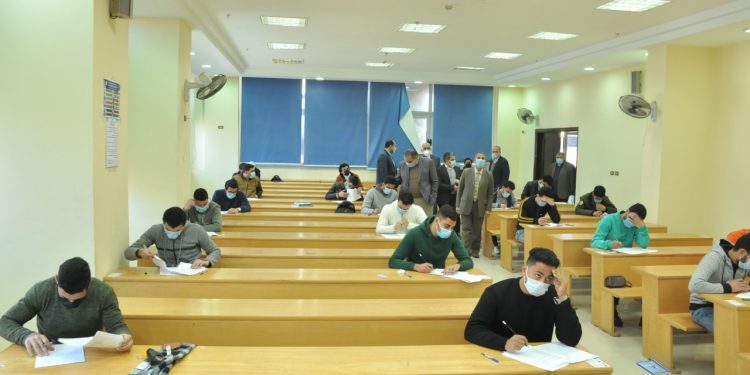 جامعة كفر الشيخ: 22221 طالبًا وطالبة يؤدون امتحانات الفصل الأول