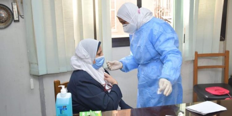 الأزهر الشريف: لقاح كوفيد-19 لا يفسد الصيام