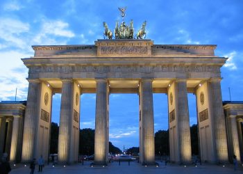 معهد بيليكي يقدم فرصة زمالة في بولندا