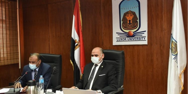 رئيس جامعة الأقصر يستقبل مدير عام تعليم الكبار