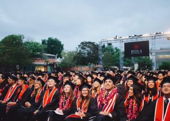 جامعة بيولا الأمريكية تقدم منحة لطلاب البكالوريوس