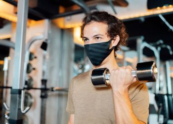 دراسة جديدة توصي بارتداء الكمامات أثناء ممارسة الرياضة