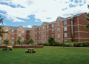 جامعة فارلي ديكنسون الأمريكية تقدم منح لطلاب البكالوريوس والماجستير