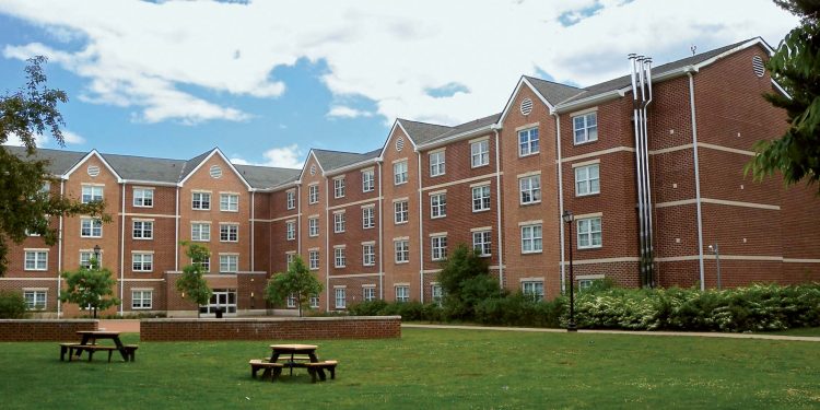 جامعة فارلي ديكنسون الأمريكية تقدم منح لطلاب البكالوريوس والماجستير