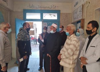 رئيس منطقة البحر الأحمر الأزهرية يتابع لجان امتحانات الشهادة الابتدائية ومراحل النقل بفتيات الغردقة