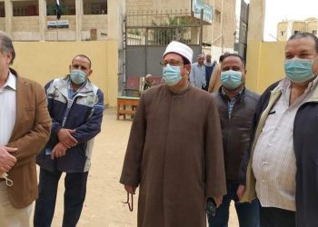 رئيس منطقة المنوفية الأزهرية يتفقد "كنترول الشهادة الابتدائية"