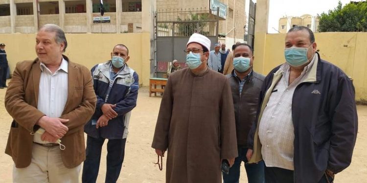 رئيس منطقة المنوفية الأزهرية يتفقد "كنترول الشهادة الابتدائية"