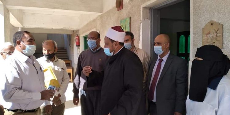 رئيس منطقة البحر الأحمر الأزهرية يتفقد لجان الشهادة الإعدادية والالتزام والانضباط يسود أجواء الامتحانات