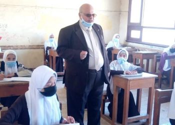 "في اليوم الأول من امتحانات الشهادة الإعدادية " يتفقد رئيس منطقة المنيا الأزهرية لجان المنطقة
