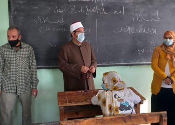 رئيس منطقة المنوفية الأزهرية يتفقد امتحانات النقل بالمنطقة