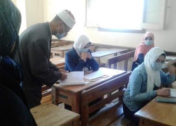 " الإسكندرية الأزهرية " هاشم يتفقد سير الامتحانات بمعهد فتيات الفتح المبين