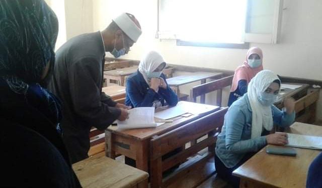 " الإسكندرية الأزهرية " هاشم يتفقد سير الامتحانات بمعهد فتيات الفتح المبين