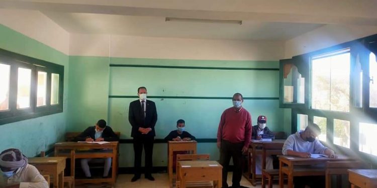  رئيس منطقة جنوب سيناء الأزهرية يتابع أعمال الامتحانات بمعاهد إدارة دهب