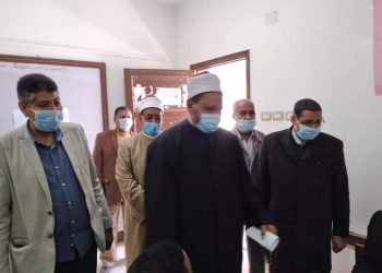 رئيس منطقة البحر الأحمر الأزهرية يتفقد سير أعمال الامتحانات بالمنطقة
