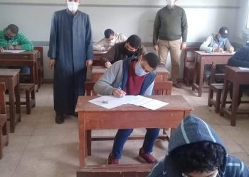 رئيس منطقة القليوبية الأزهرية والوكيل الشرعي يتابعان ختام امتحانات النقل والشهادة