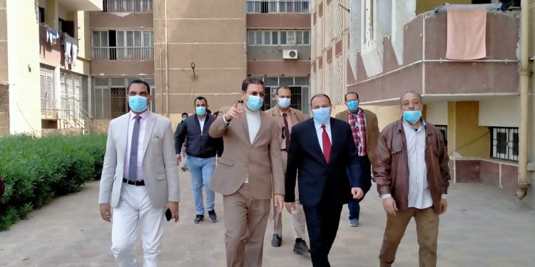 نائب رئيس جامعة الأزهر يتفقد المدن الجامعية لمتابعة أعمال التطهير والتعقيم و الاطمئنان على حالة الطلاب