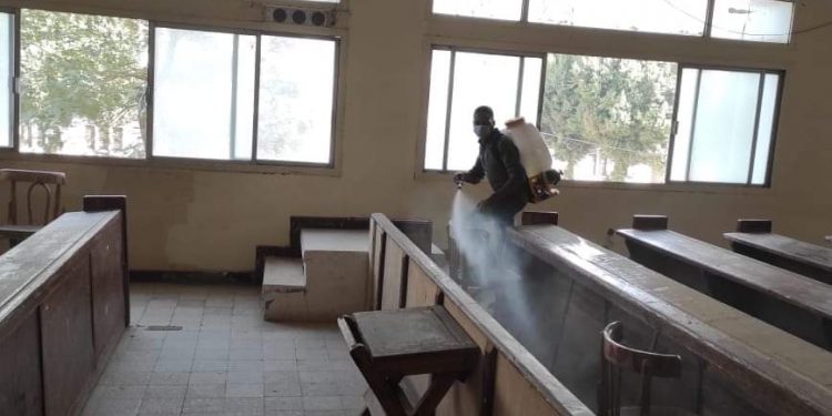 تواصل أعمال التطهير والتعقيم بكلية البنات الإسلامية