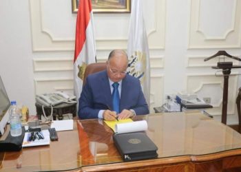 محافظ القاهرة يعتمد نتيجة الفصل الدراسي الأول للشهادة الاعدادية بنسبة نجاح 98.9 %