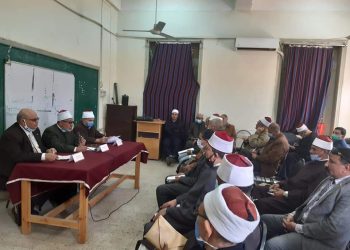 رئيس منطقة المنيا الأزهرية يجتمع بمديري الإدارات التعليمية للتغلب على معوقات العمل ورفع كفاءة الطالب والمعلم