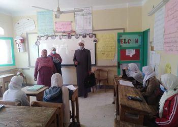 رئيس جنوب سيناء الأزهرية يتفقد معاهد المنطقة