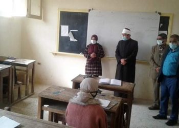 الوكيل الشرعي للإسكندرية يتفقد سير العملية التعليمية بمعاهد المنطقة