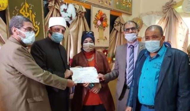 ﻿الوكيل الشرعي للإسكندرية يكرم الموجهات والمعلمات بالمنطقة