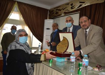 "في يوم الوفاء" نائب رئيس جامعة الأزهر يشارك كلية البنات الإسلامية بتكرم العاملين الذين أنهوا خدمتهم