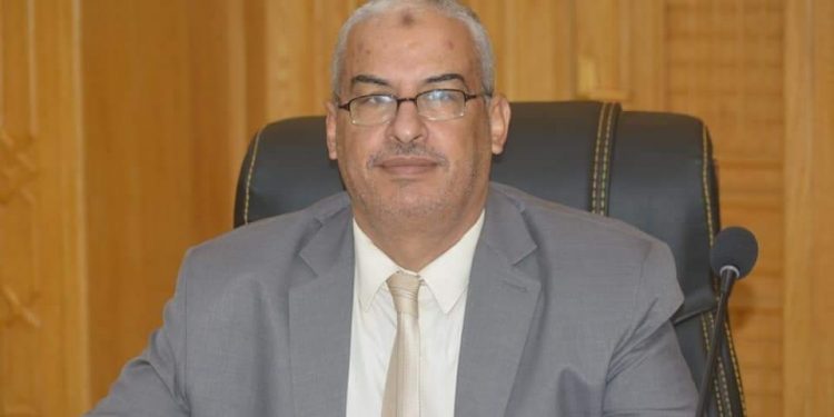 جامعة الأزهر تكرم عميد كلية التربية بنين بأسيوط