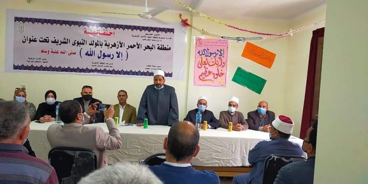 احتفلت منطقة البحر الأحمر الأزهرية لتكريم وكيل الوزارة " أبو زيد " لبلوغه السن القانونية للمعاش