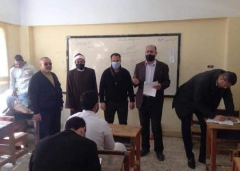 الوكيل الشرعي للإسكندرية يتفقد امتحانات تعليم الكبار بمعاهد العامرية والمنتزه