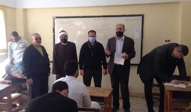 الوكيل الشرعي للإسكندرية يتفقد امتحانات تعليم الكبار بمعاهد العامرية والمنتزه